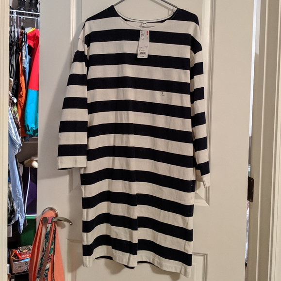 Uniqlo Dresses & Skirts - NWT Uniqlo Long Sleeve Black White Strip Dress